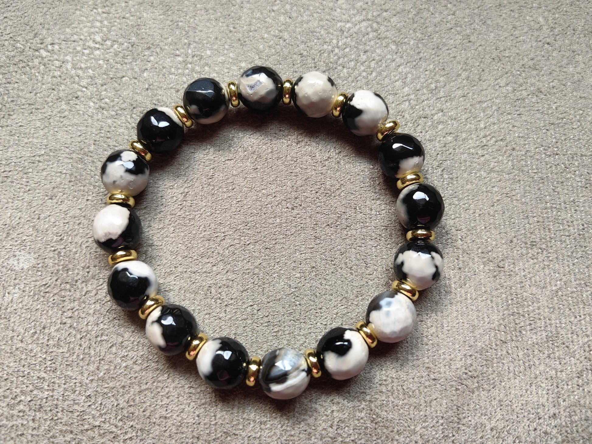 Agate Beads Bracelet with Golden Plated Elements