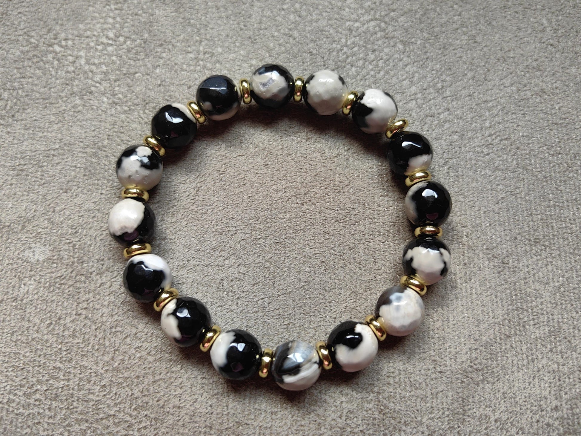 Agate Beads Bracelet with Golden Plated Elements