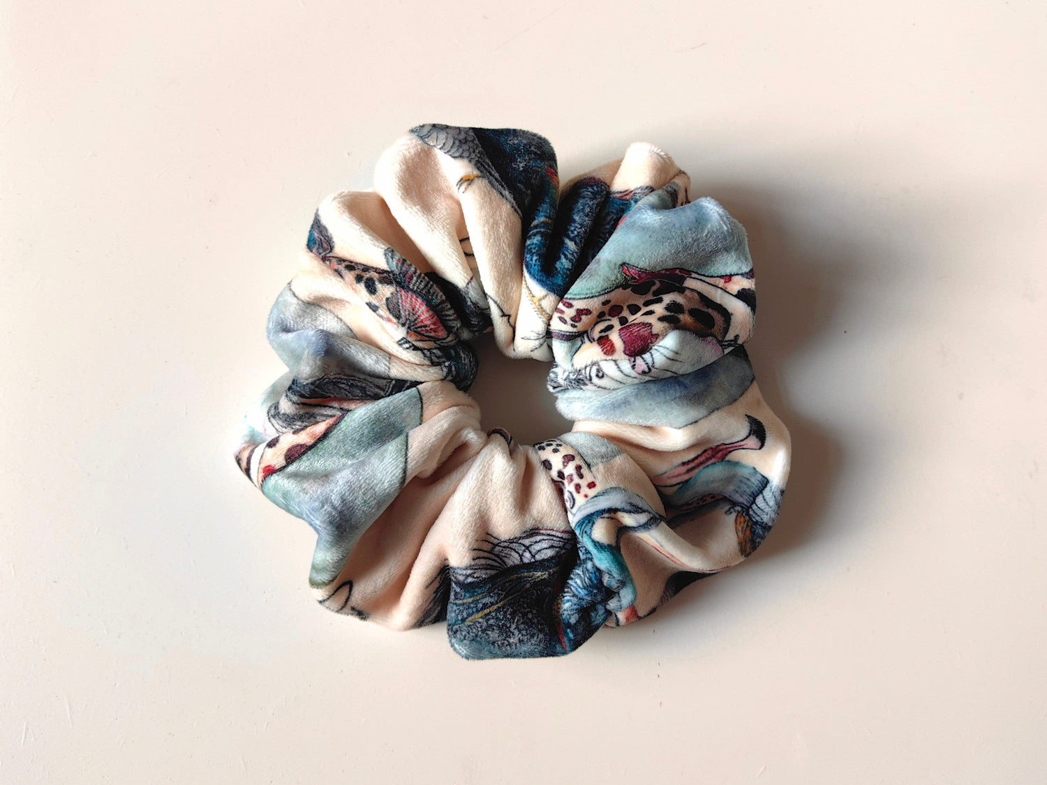 UNIQUE SCRUNCHIES