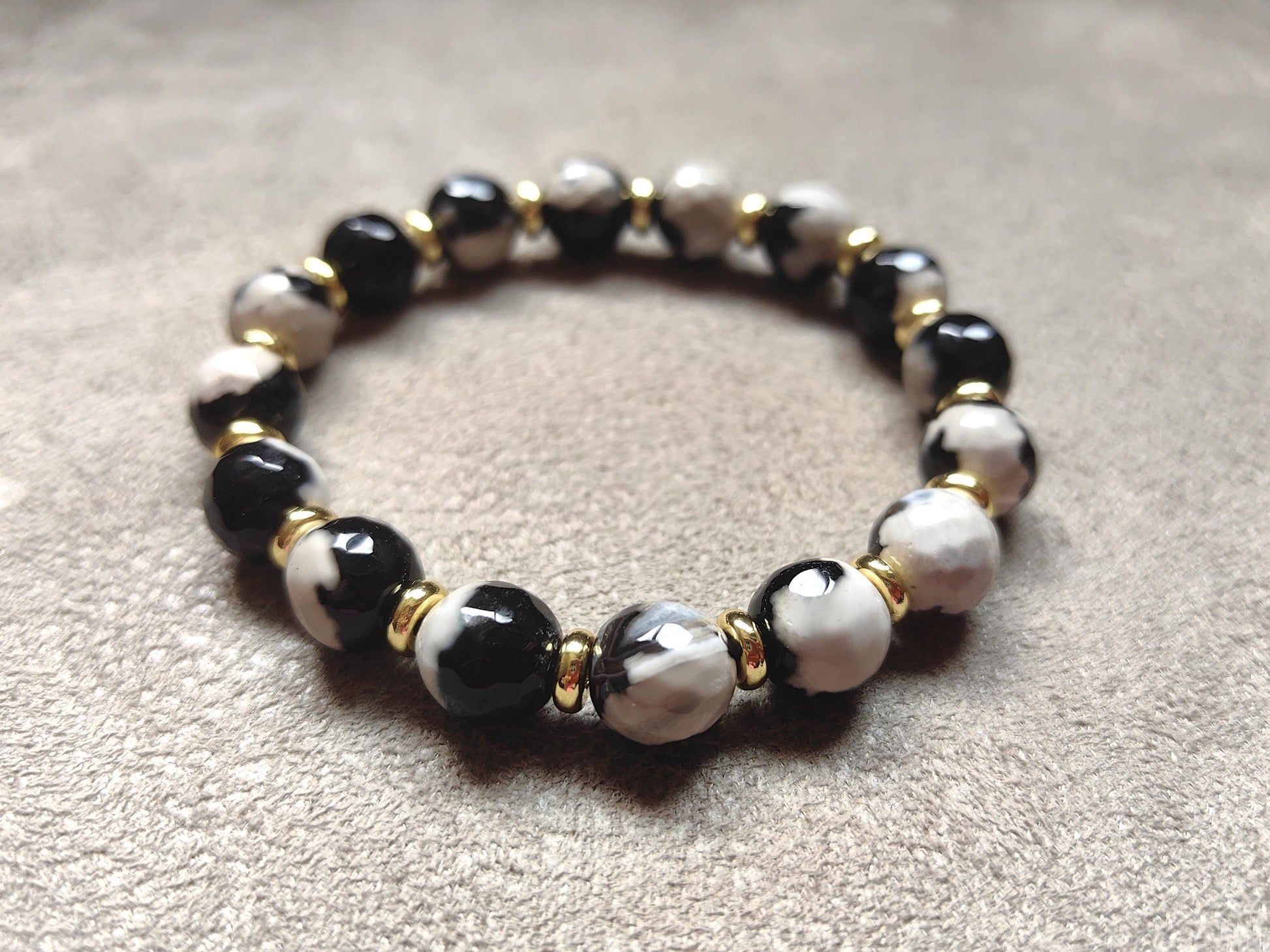 Agate Beads Bracelet with Golden Plated Elements