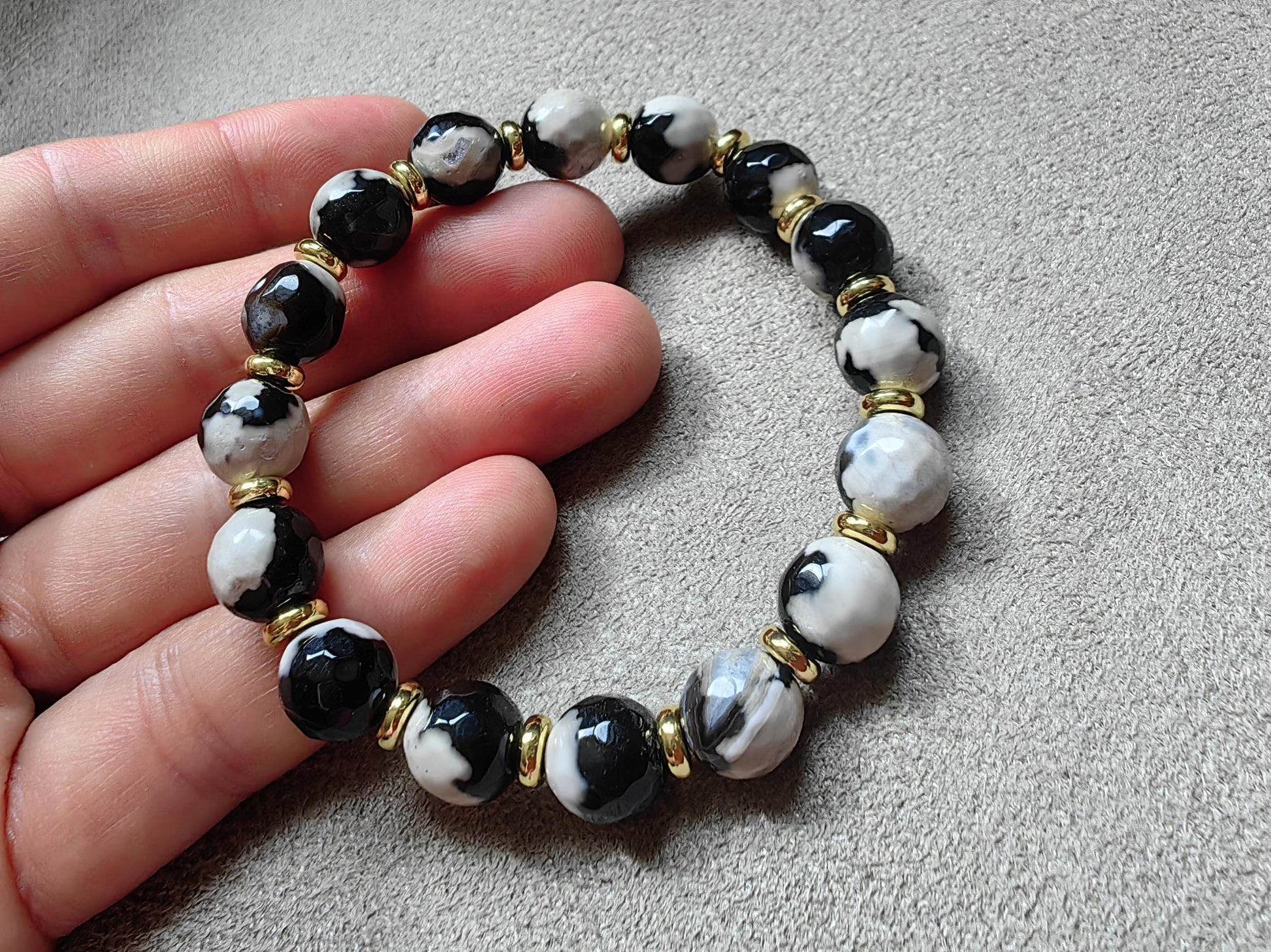 Agate Beads Bracelet with Golden Plated Elements