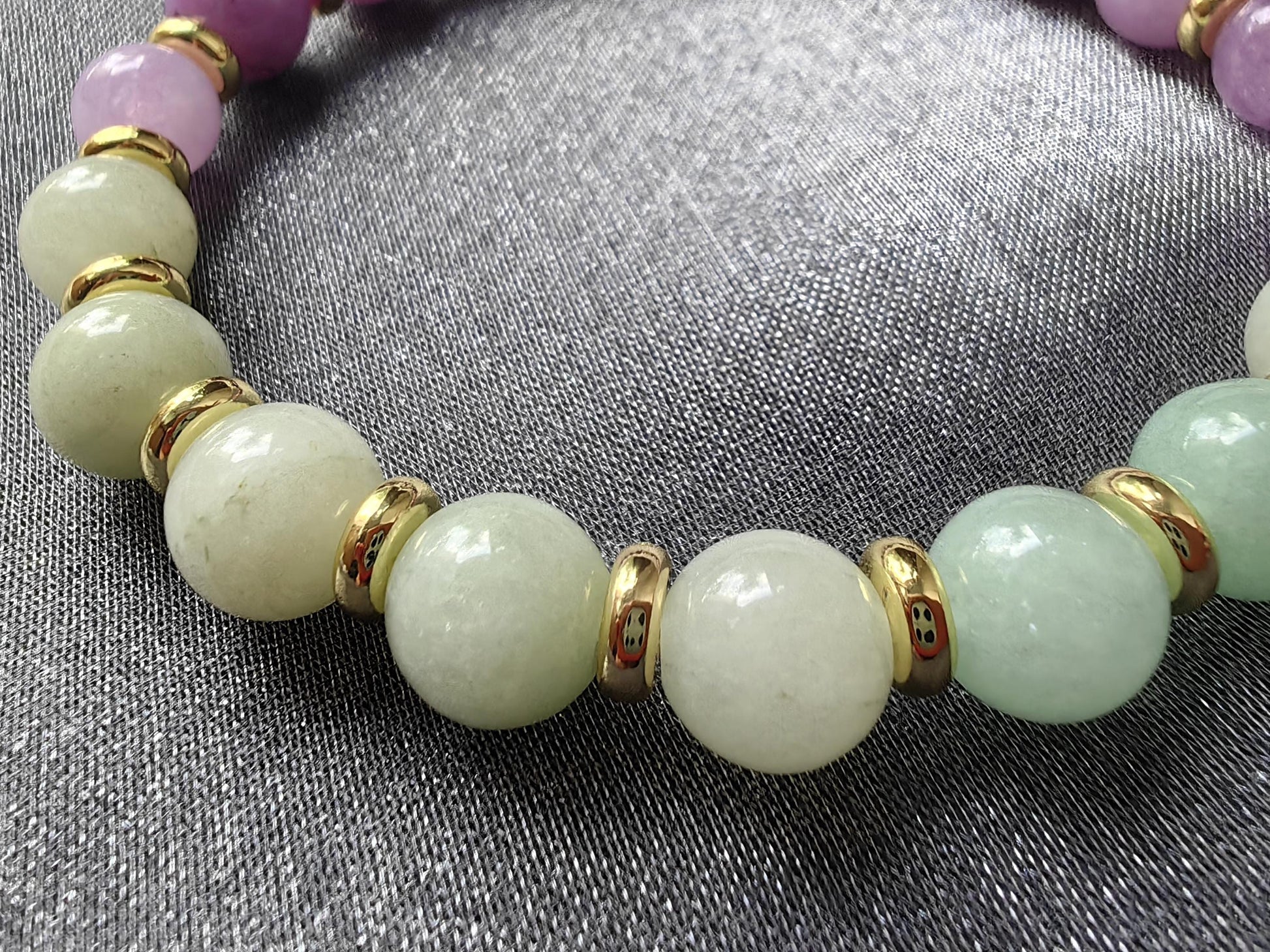 Jadeite Malaysia Natural Stones Bracelet with Golden Colored Parts